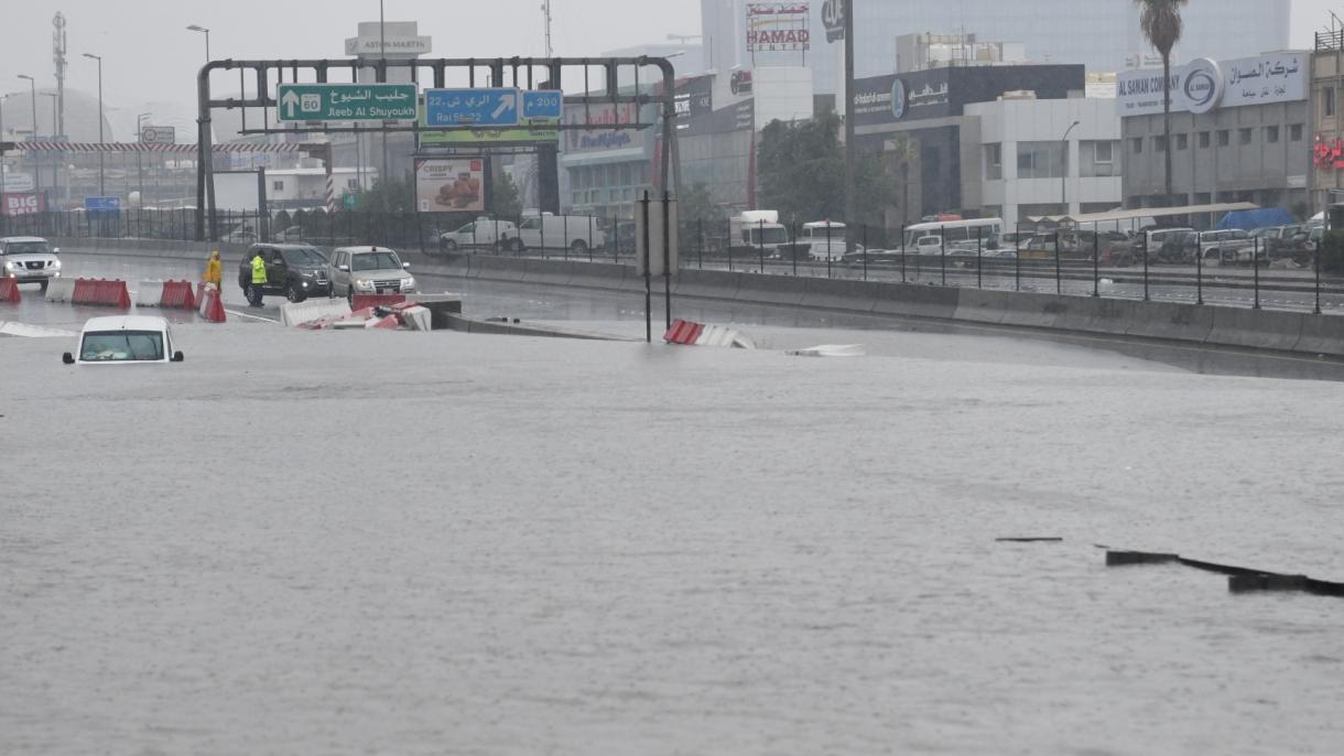 Las fuertes lluvias afectaron negativamente a la vida en Kuwait