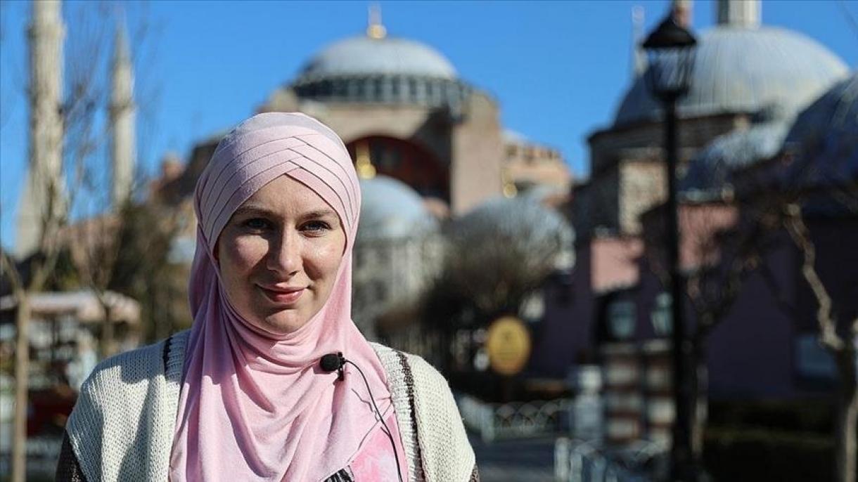 بازیگر جوان انگلیسی چگونه پس از سفر به ترکیه مسلمان شد