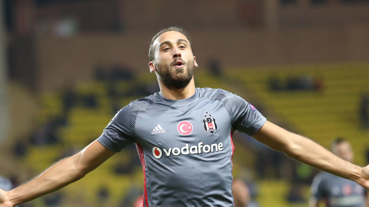 China oferece 35 milhões de euros por jogador turco Cenk Tosun