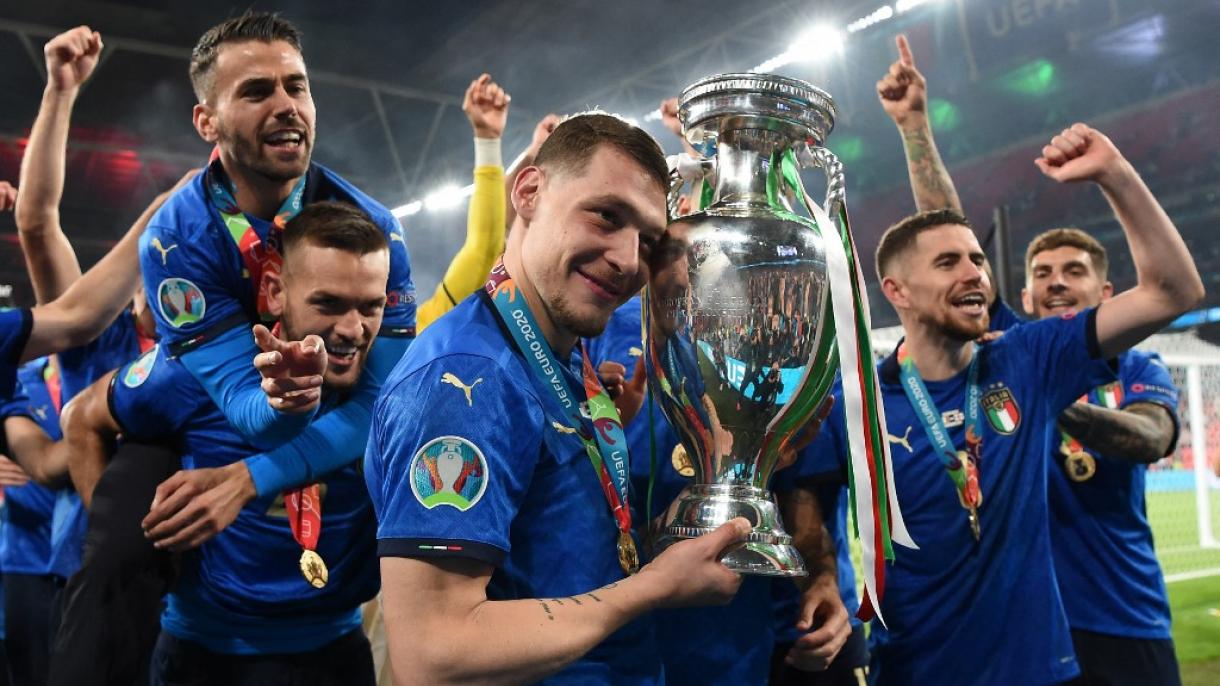Italia es campeón de la Eurocopa después de 53 años