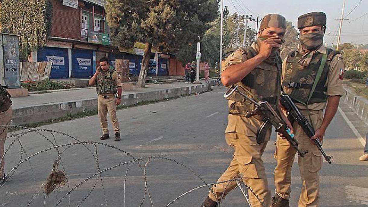 جموں کشمیر میں پولیس نے 5 حریت پسند مار ڈالے
