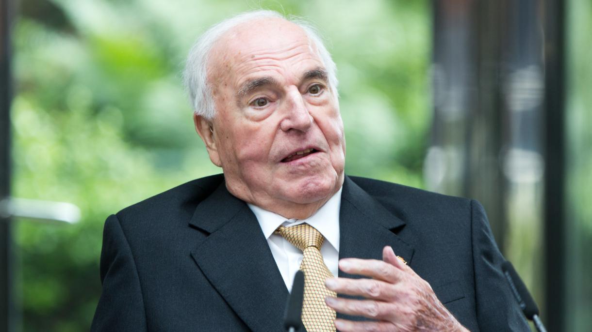 Realizam funeral inédito para ex-chanceler alemão