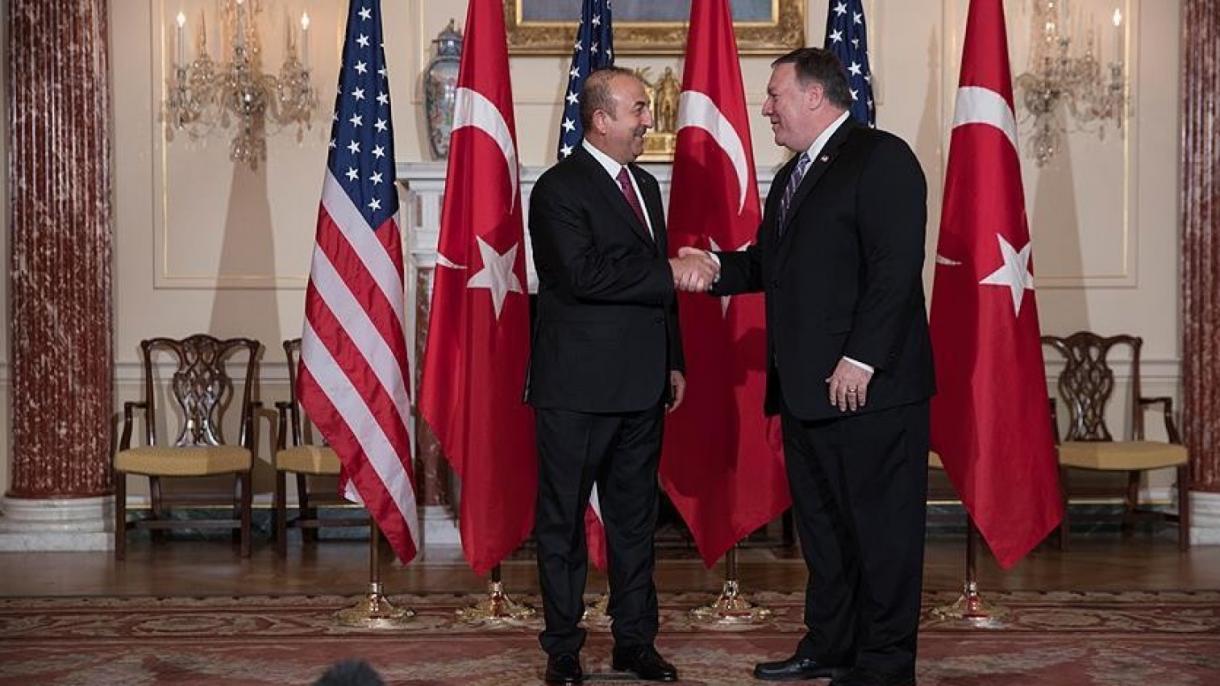 Çavuşoğlu y Pompeo mantienen cuarta conversación telefónica en los últimos 15 días