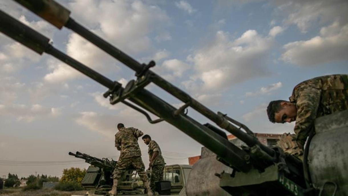 20 elementos das milícias de Haftar foram mortos num ataque aéreo na Líbia