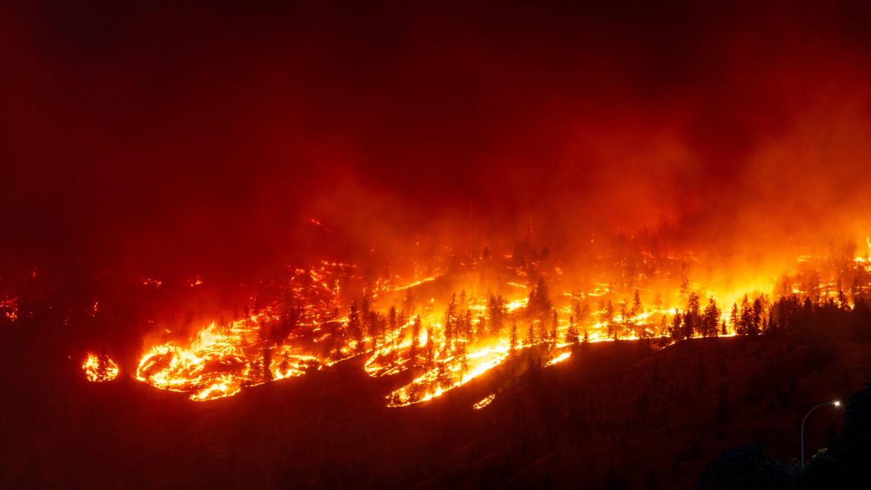 مقابله کانادا با آتش سوزی‌های جنگلی ادامه دارد