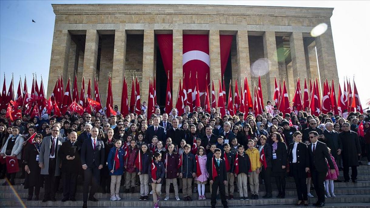 Turquía celebra con gran entusiasmo el aniversario 99 del Día de la Soberanía Nacional y del Niño