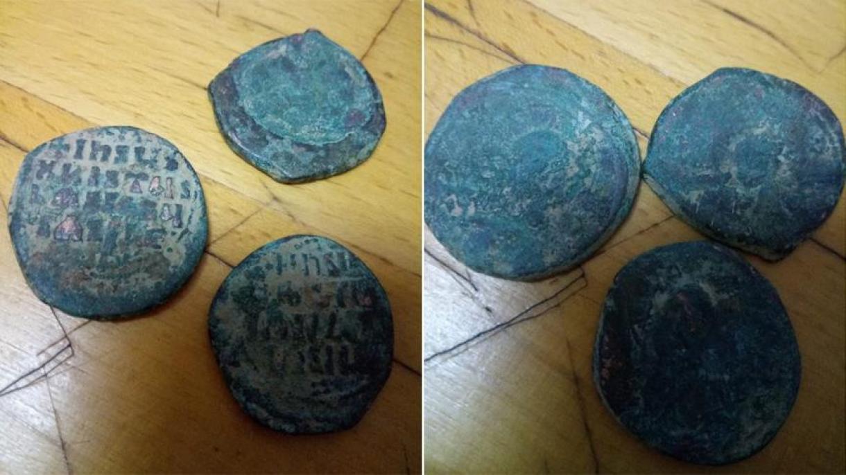 Encuentran monedas antiguas mientras la excavación en Kars