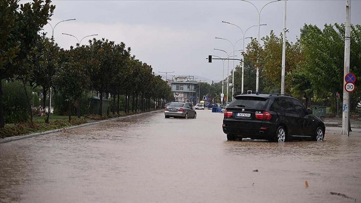 希腊因恶劣天气警告多地区公民不要外出