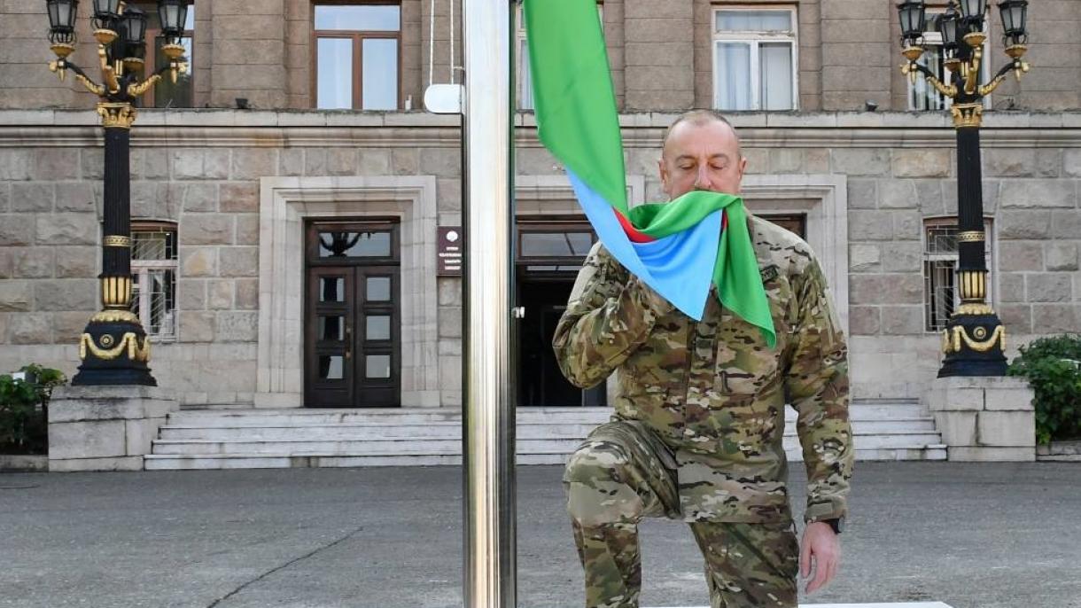 اهتزاز پرچم آذربایجان در خانکندی و خواجه‌لی در قره‌باغ