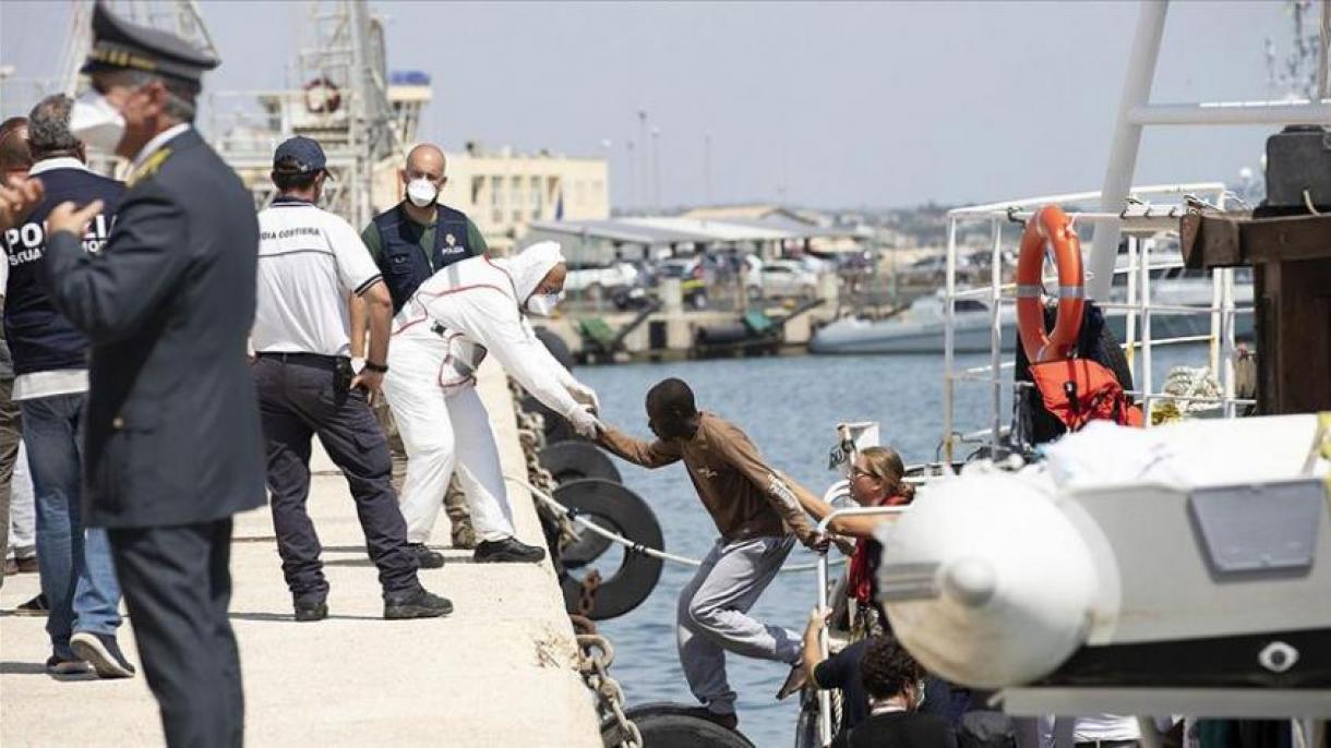 Mare Jonio della ong Mediterranea 31 persone salvate