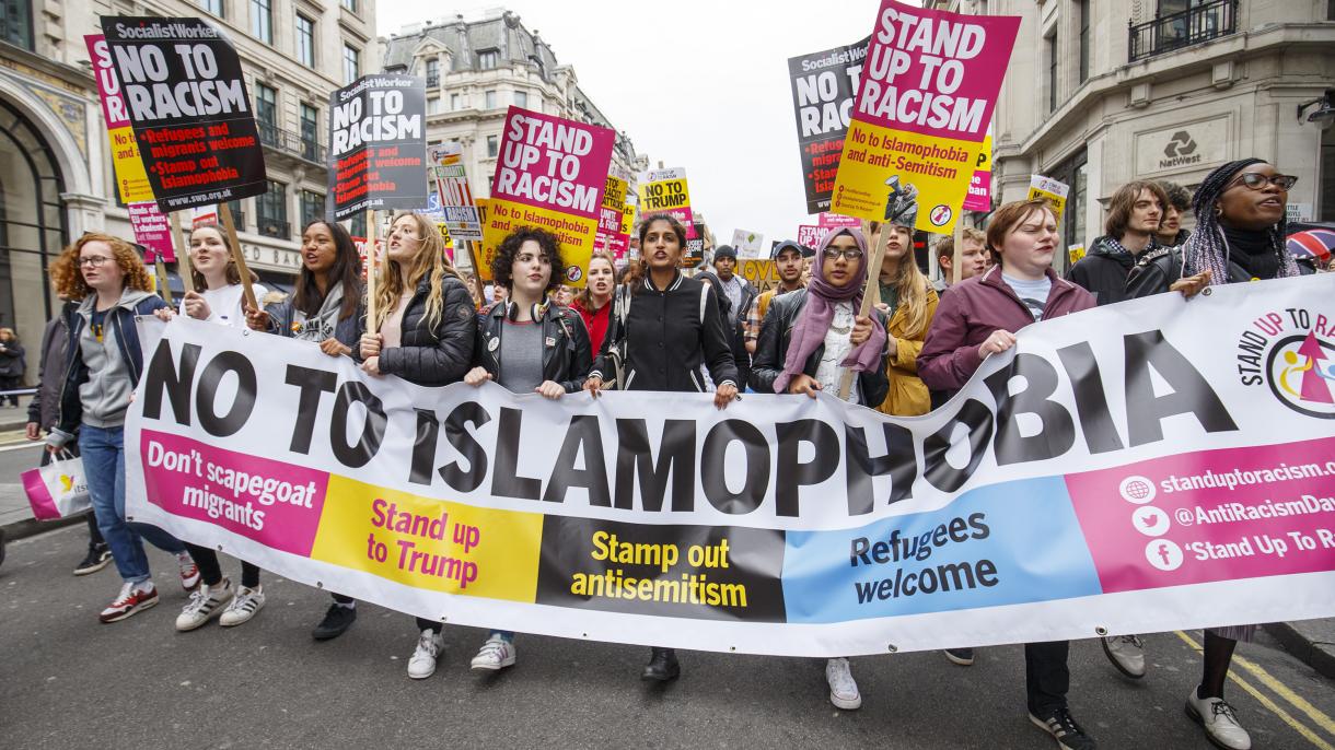 برطانیہ میں نسلیت پرستی کے خلاف احتجاجی مظاہرہ