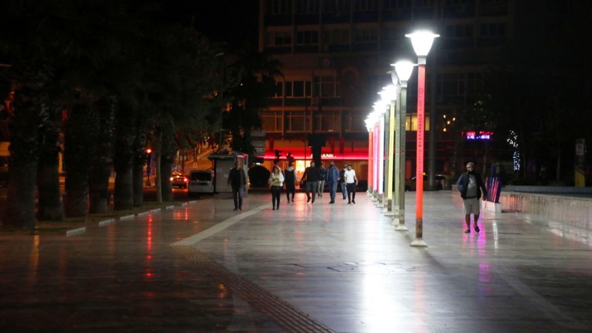 Започва 56 часово ограничение за излизане на улицата...