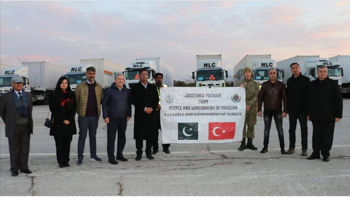 پاکستان سے 275 ٹن امدادی سامان لے کر21 ٹرک ترکیہ پہنچ گئے
