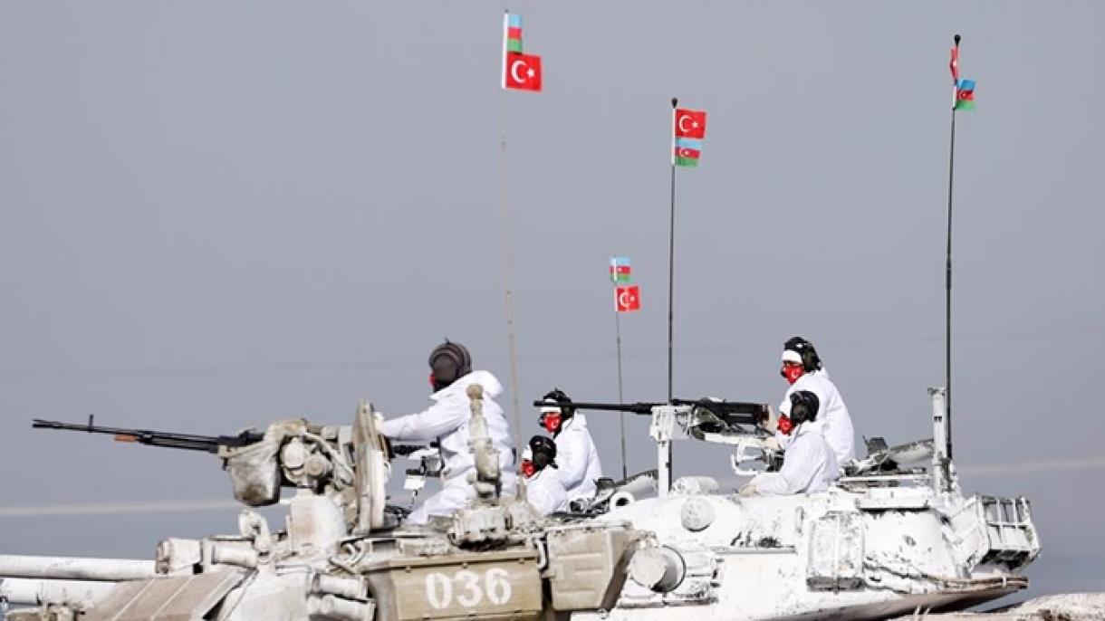 Qorabog‘ g‘alabasi qahramonlari turk askarlari bilan harbiy mashg‘ulot o‘tkazmoqda
