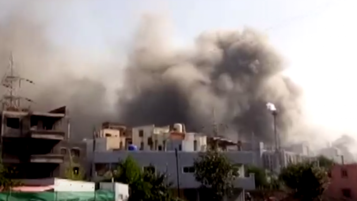 Lángokban áll egy indiai vakcinagyártó épülete