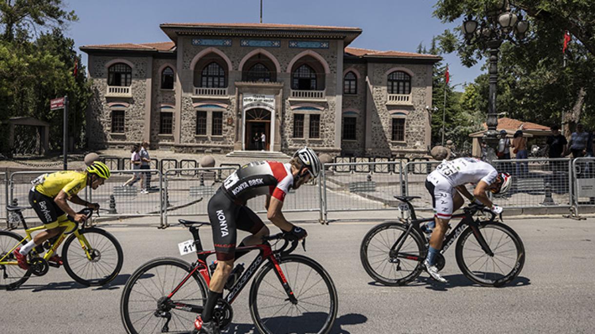 100. Yil Cumhuriyet Bisiklet Turu1.jpg