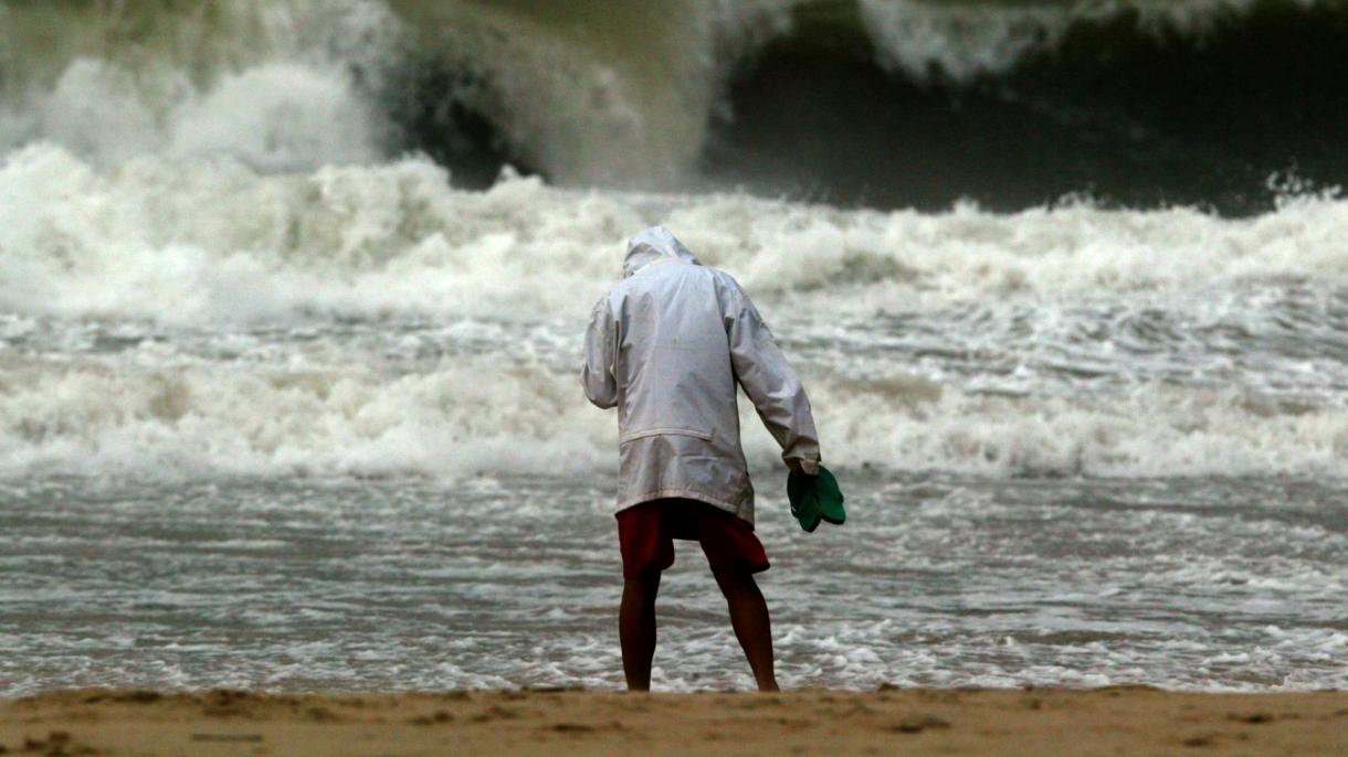 台风黑格比将登陆中国东部 沿海居民撤离