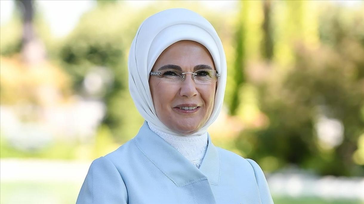 Емине Ердоган поздрави мюсюлманите за Мевлид Кандили