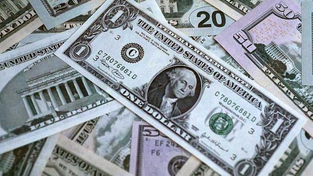 قیمت دلار در ایران از مرز 4000 تومان گذشت