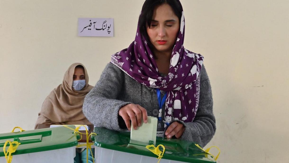 آج کروڑوں پاکستانی انتخابات میں اپنے حق رائے دہی کا استعمال کر رہے ہیں