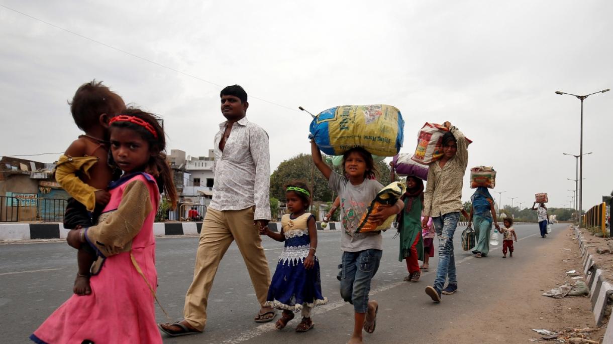 Hindistanda yük qatarı miqrantları vurub