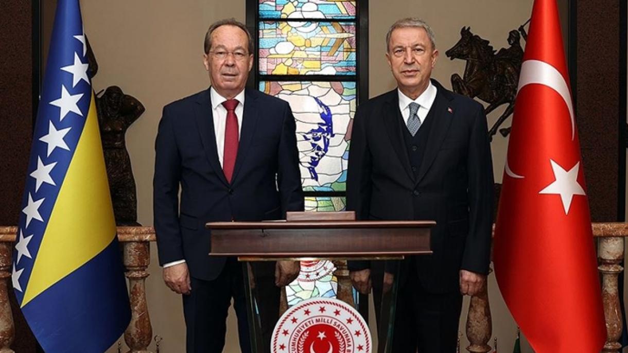 امضای توافق‌نامه همکاری نظامی بین ترکیه و بوسنی و هرزگوین