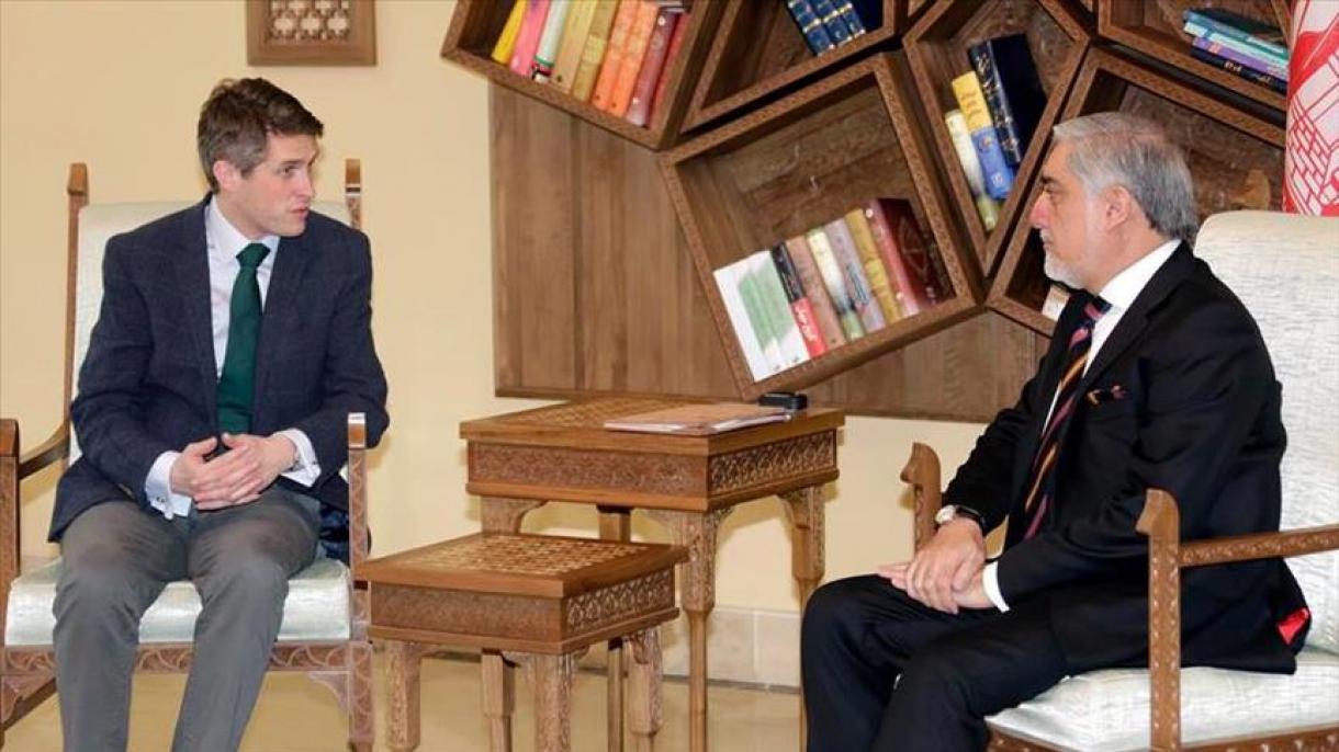 دیدار رئیس اجرایی افغانستان با وزیر دفاع انگلستان در کابل