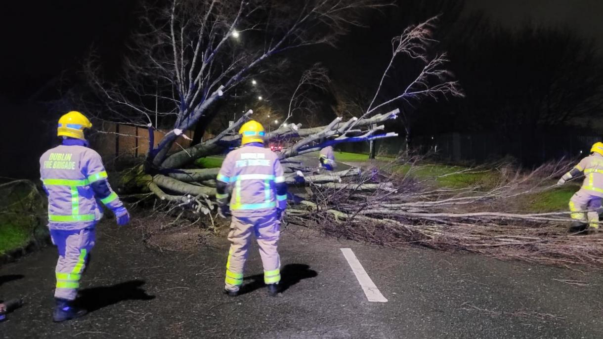 La tempesta Eowyn colpisce Irlanda e Irlanda del Nord