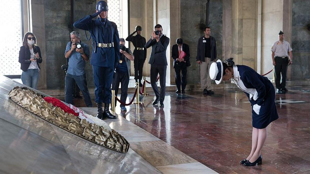 La princesa japonesa Akiko Mikasa ha visitado el Mausoleo de Atatürk
