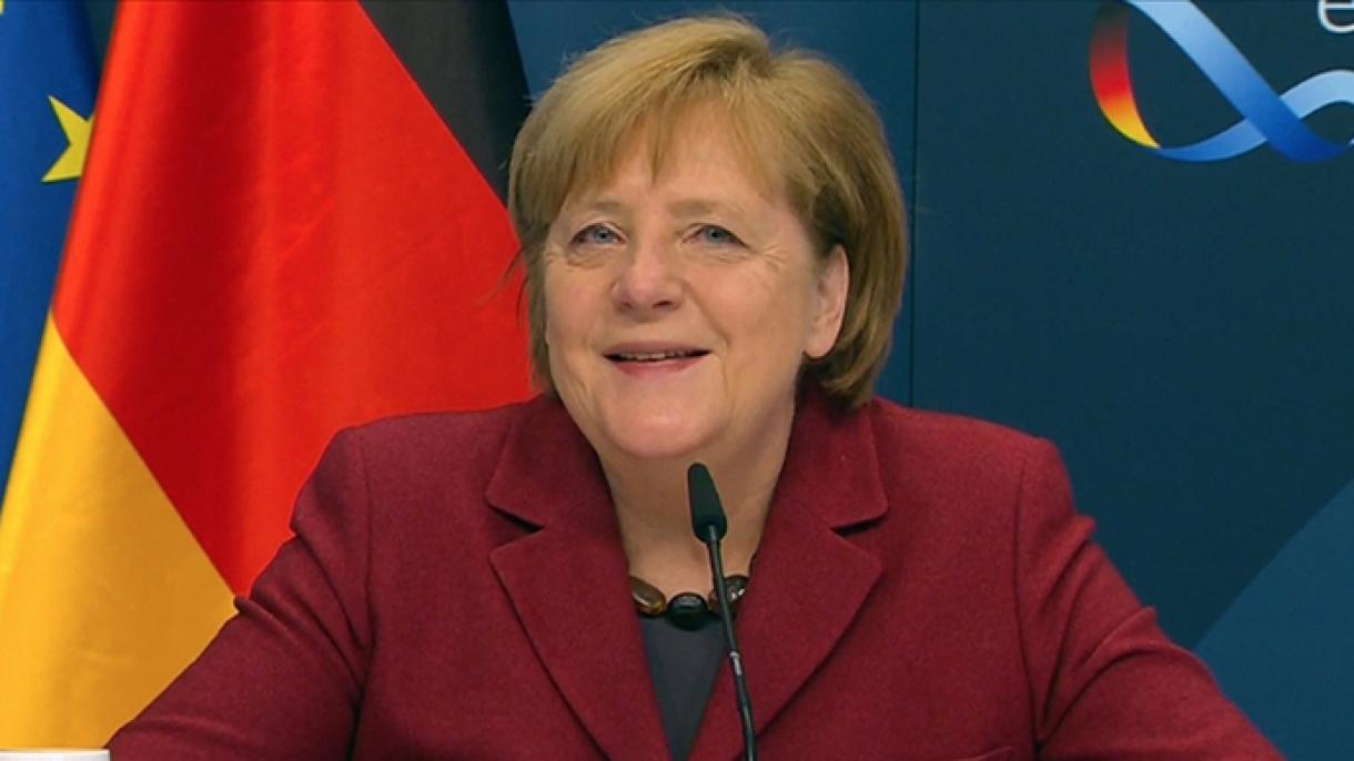 Angela Merkel ha elogiato Ugur Sahin e Ozlem Tureci