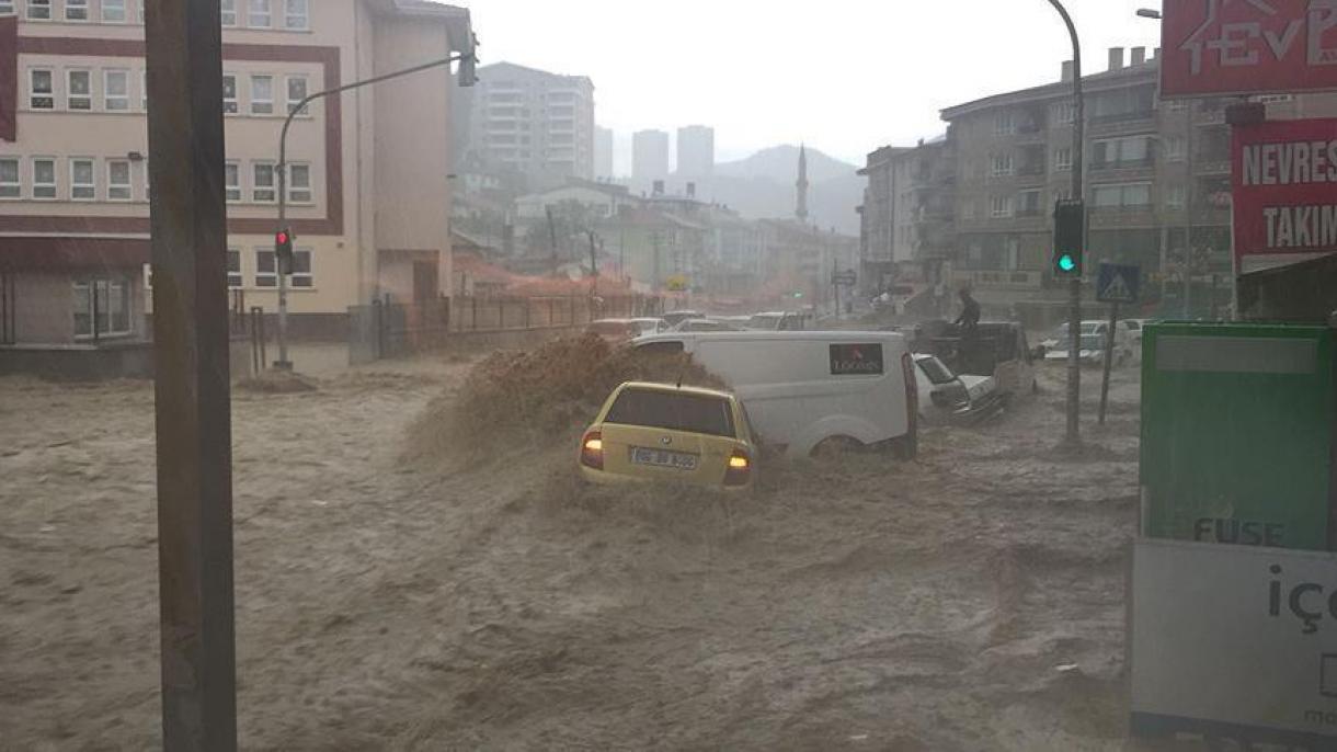 Inundações na capital turca ferem 6 pessoas
