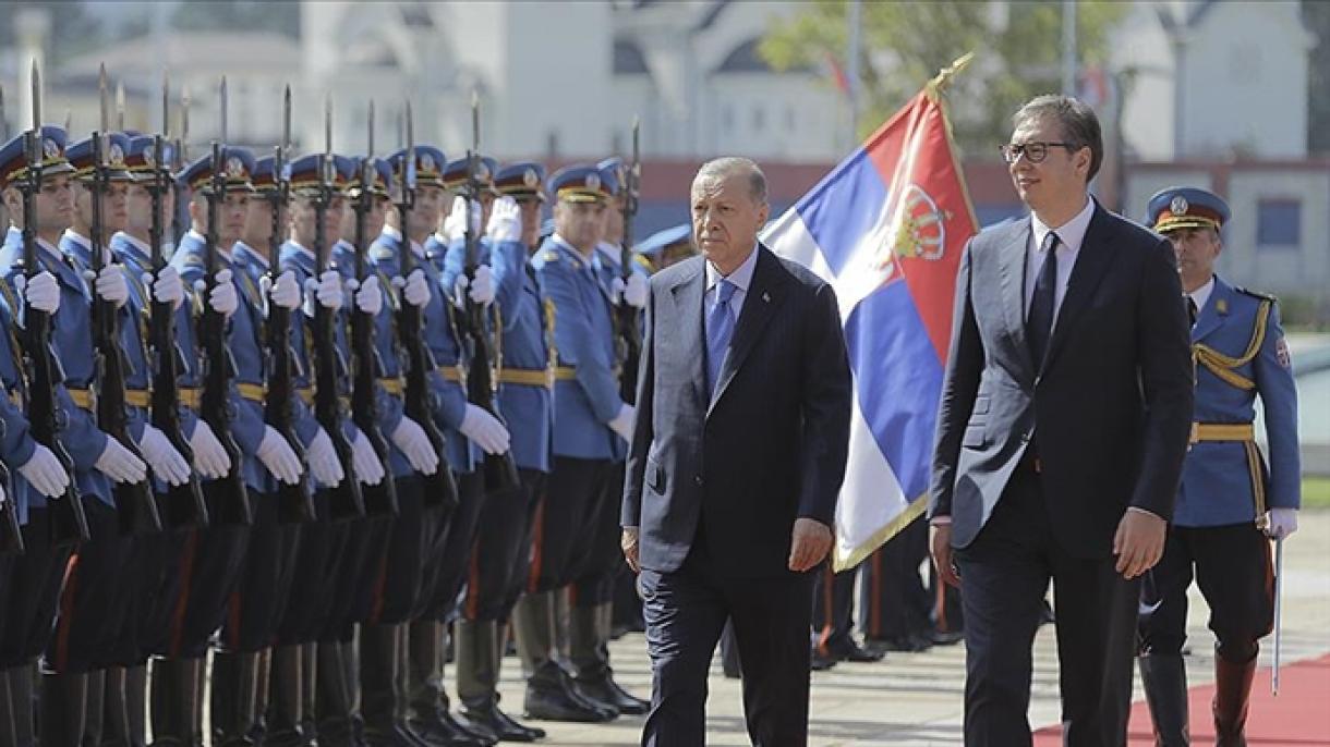 塞尔维亚总统举行正式仪式迎接埃尔多安总统