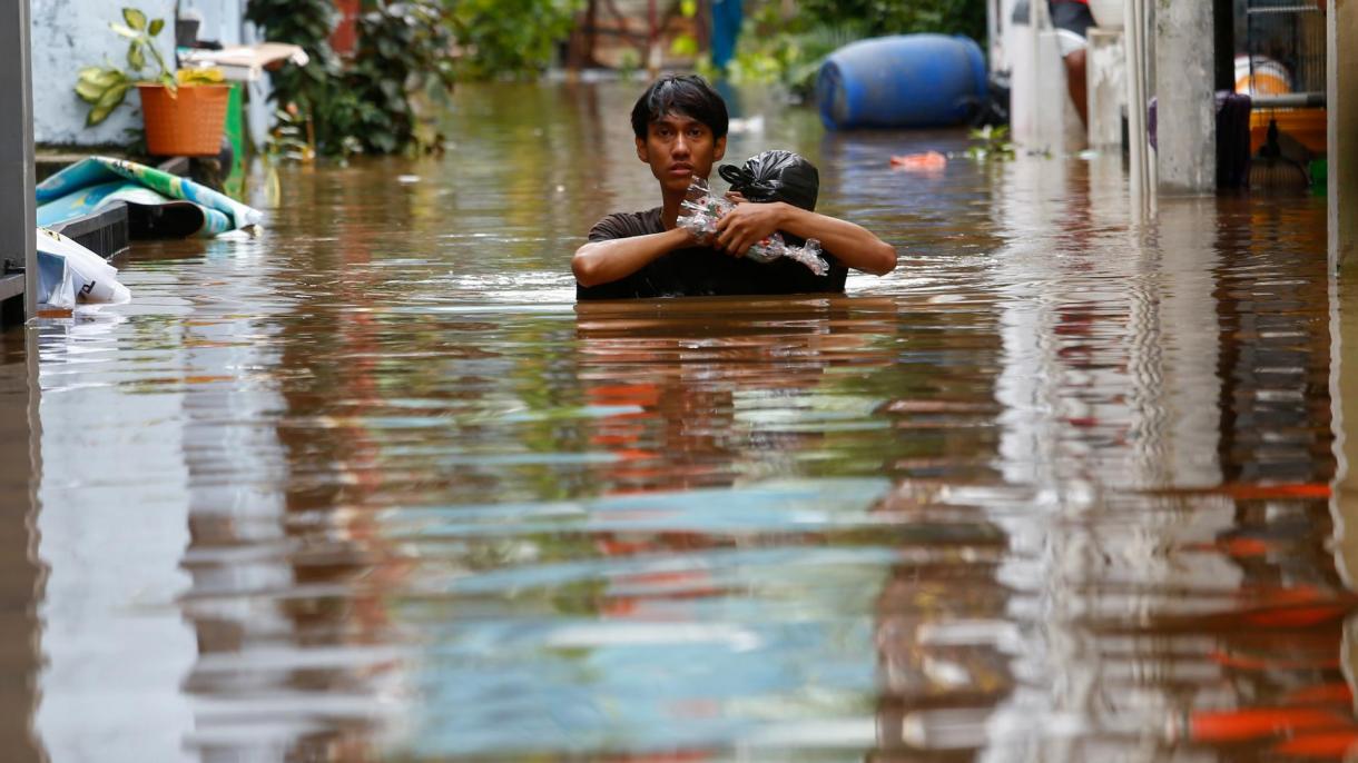 در نتیجه سیل ناشی از بارش شدید باران در اندونزی، 44 تن جان باختند