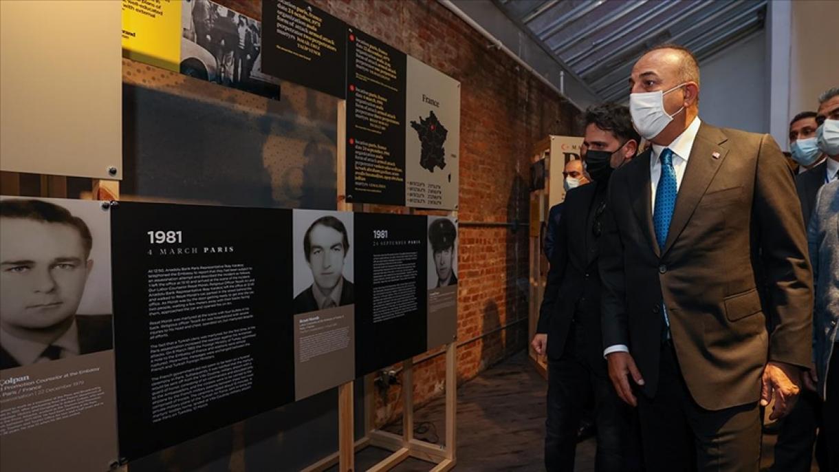 Çavuşoğlu inaugura a “Exposição de Diplomatas Mártires” em Nova York