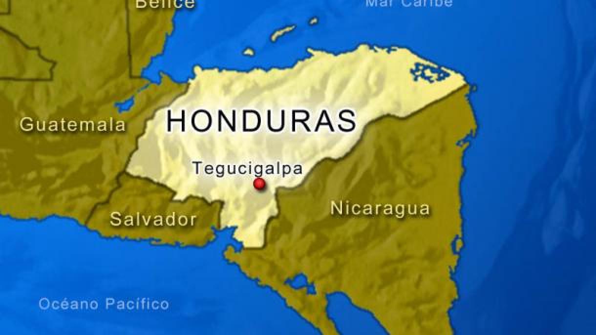 El presidente de Honduras firma acuerdos para el apoyo estadounidense al Triángulo Norte