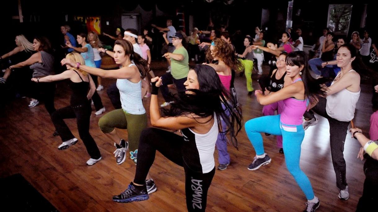 Real Academia Española - #NuevasPalabrasDLE  zumba² ¿Practican zumba? Si  no lo hacen y no saben lo que es, ya pueden encontrar la definición en el  diccionario: «zumba²» se define como 'técnica