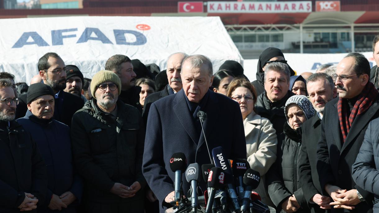 Erdoğan ha visitato la tende costruite per le vittime del terremoto a Kahramanmaraş