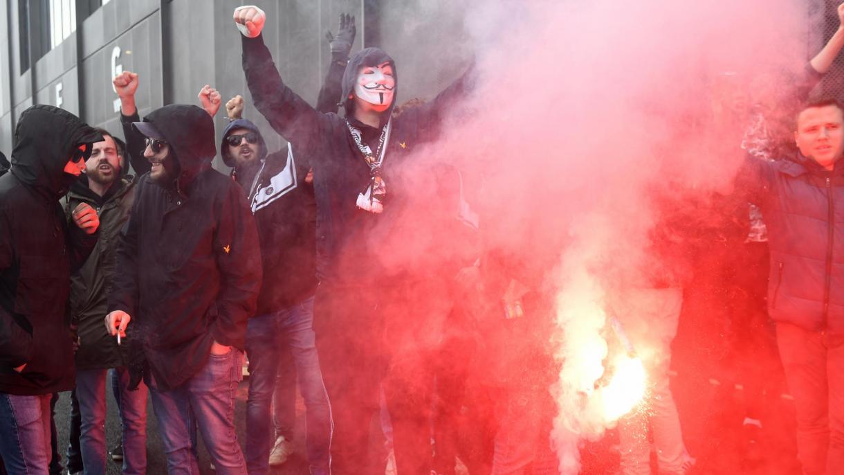 Францияда пенсия реформасына каршы демонстрациялардан улам Парижде таштанды жыйындысы...