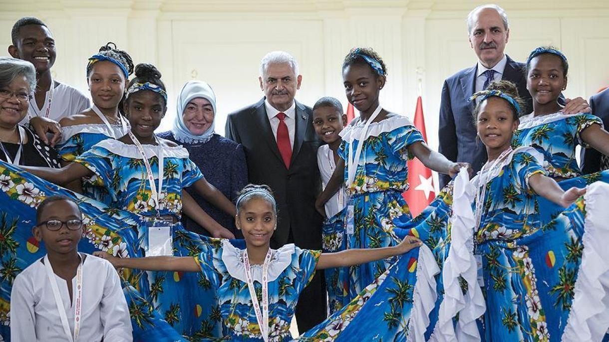 وزیر اعظم یلدرم کی عالمی بچوں سے ملاقات