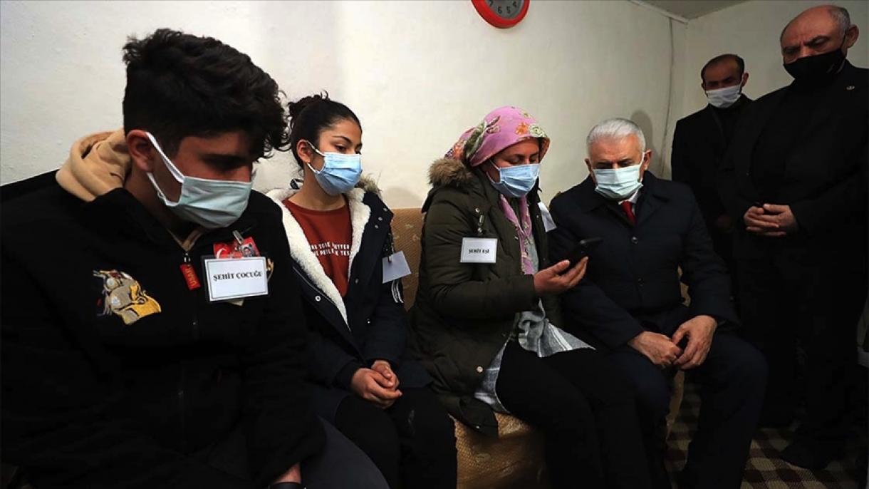 Prezident Erdogan şehit bolan esgeriň maşgalasy bilen telefon arkaly söhbetdeş boldy