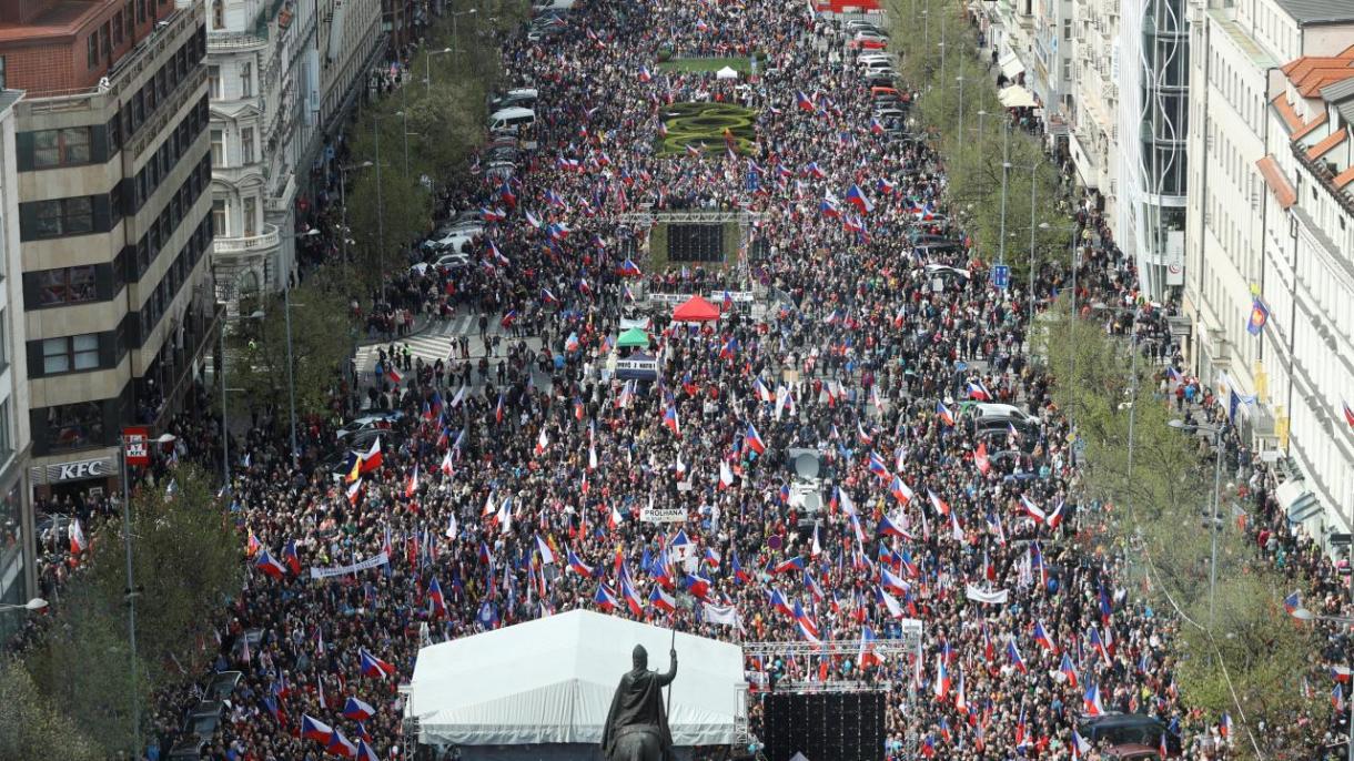 برگزاری تظاهرات و اعتراضات در شیلی و جمهوری چک