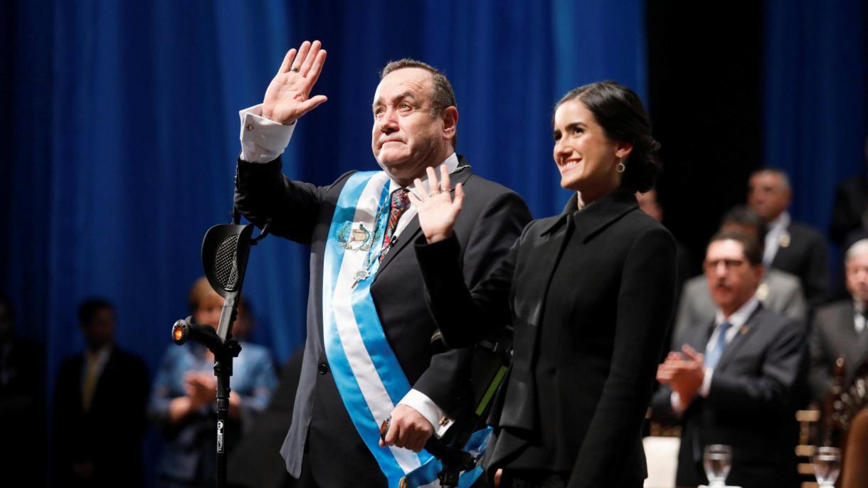 Giammattei, investido como nuevo presidente de Guatemala