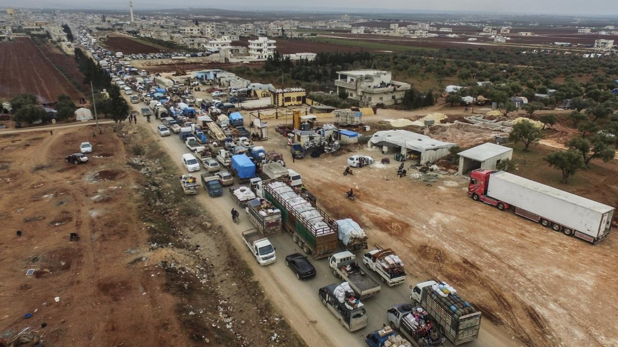 Δεκάδες χιλιάδες άμαχοι προς τα σύνορα της Τουρκίας