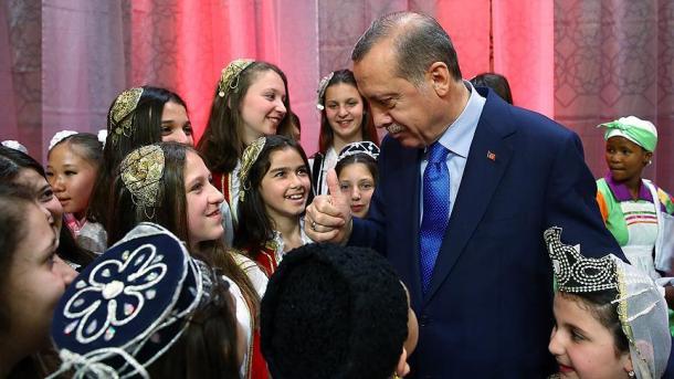 Preşedintele  Erdoğ​an a primit la Palatul Prezidenţial,copiii veniţi din întreaga lume