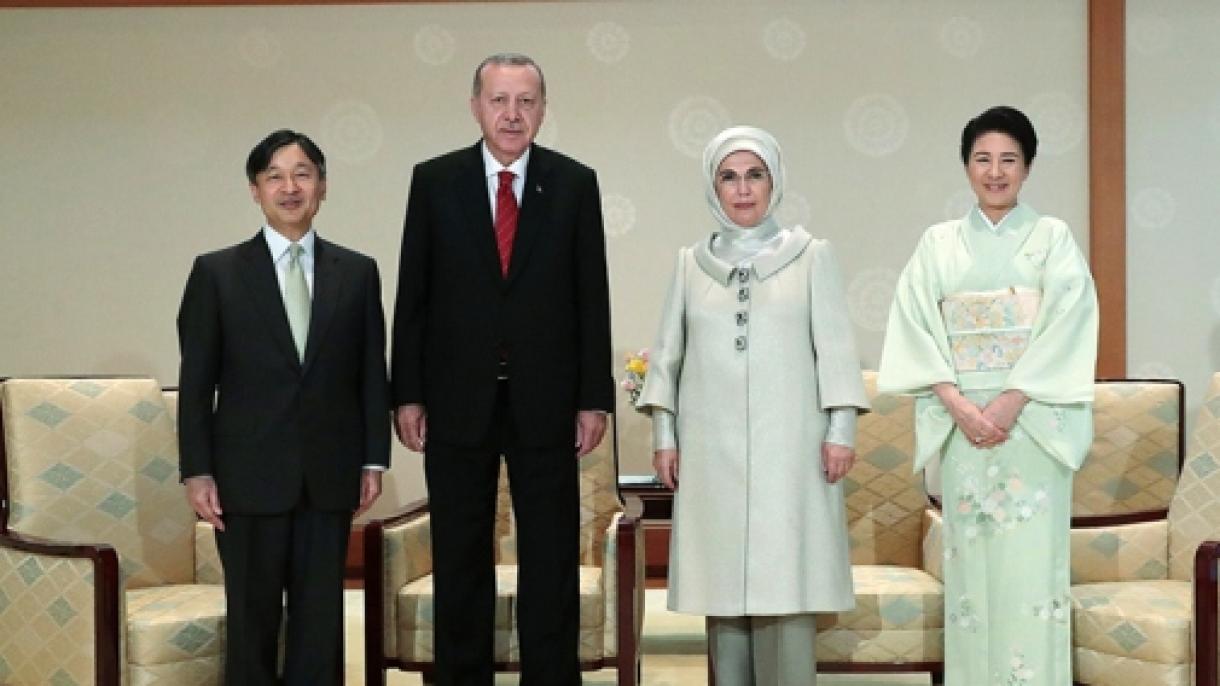 Erdogan se encontra com o imperador japonês Naruhito no Palácio Imperial