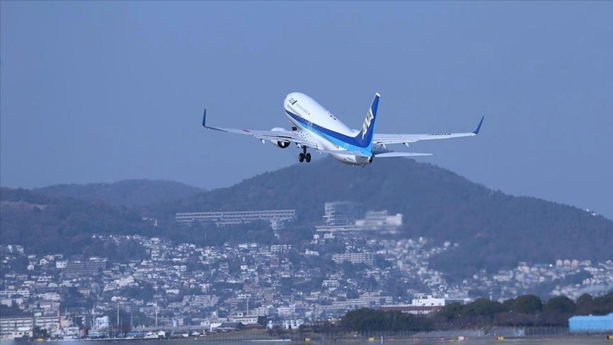 日本全日空一客机驾驶舱玻璃出现裂痕