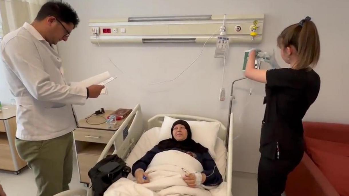 وزایر صحت: غزہ سے 27 مریضوں کو علاج معالجہ کے لیے ترکیہ لایا گیا ہے