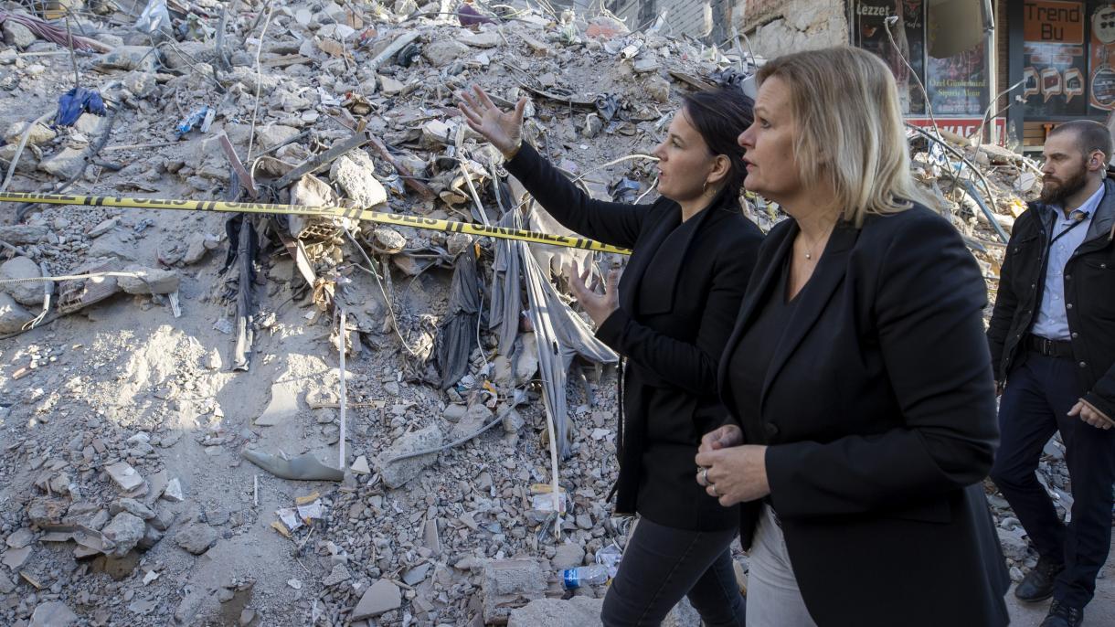 德国部长访问土耳其震灾区帕扎尔吉克