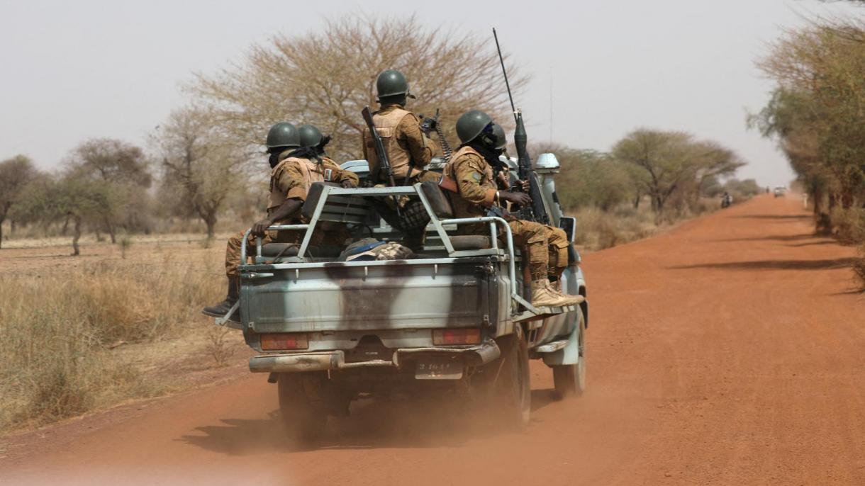 Burkino Fasoda terror hücumları sǝbǝbindǝn 3 mindǝn çox mǝktǝb bağlanıb
