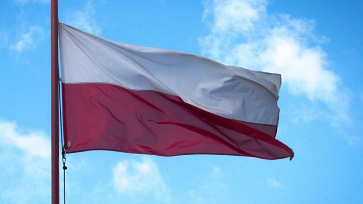 لهستان بیش از 50 سفیر خود را فرا می‌خواند